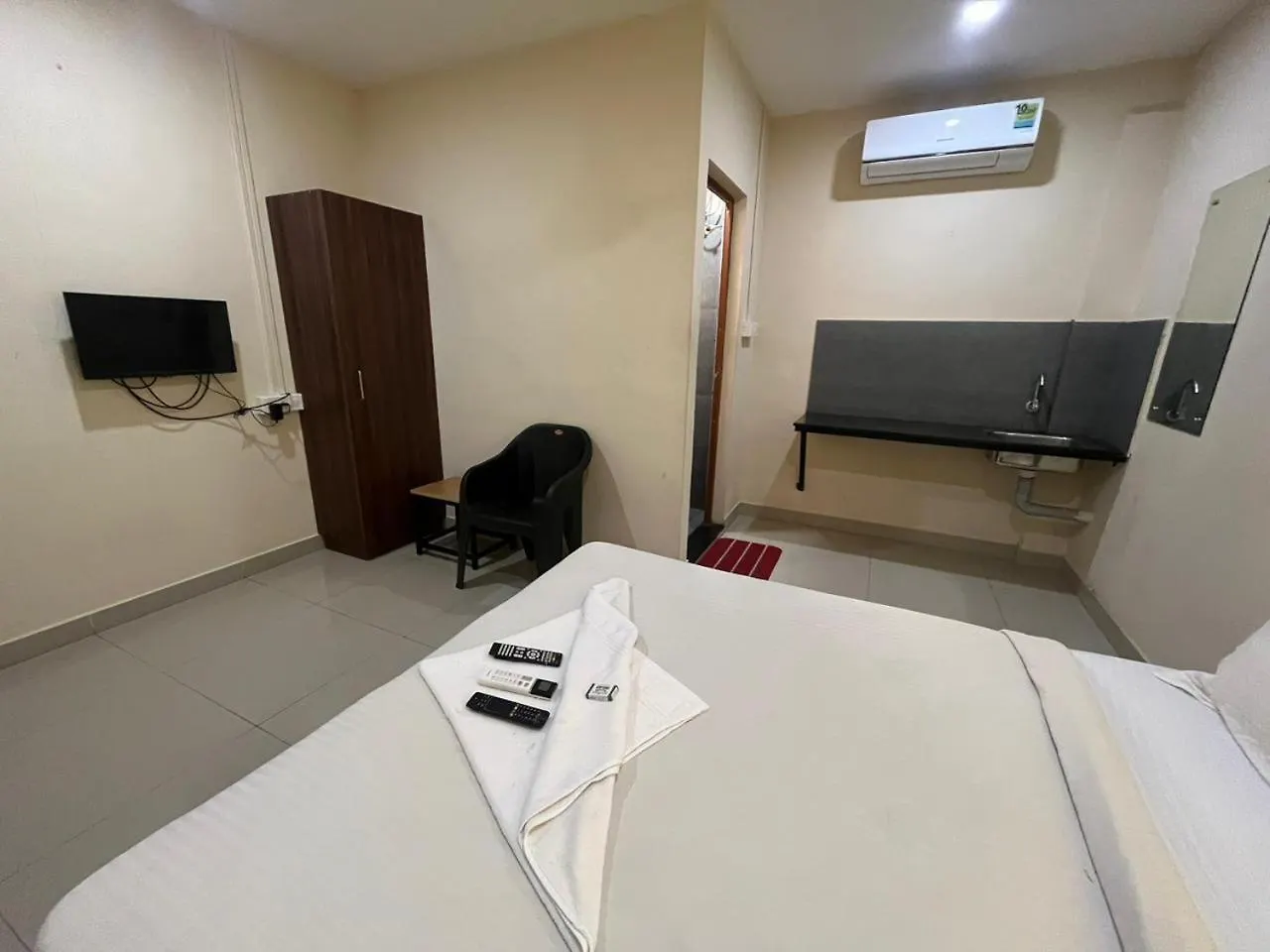 Kaippillil Apart Hotel Kochi 3*,